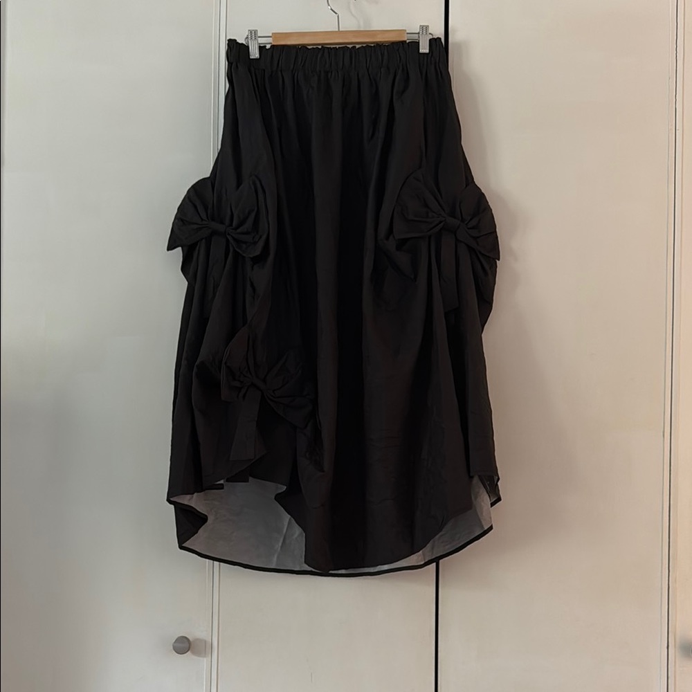Elegant Black Skirt with Bow Accents